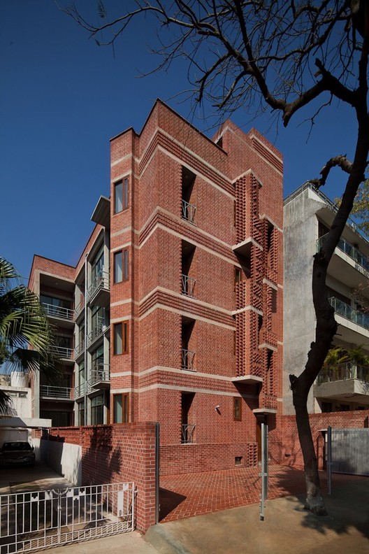 Residential Floor Rent Defence Colony New Delhi